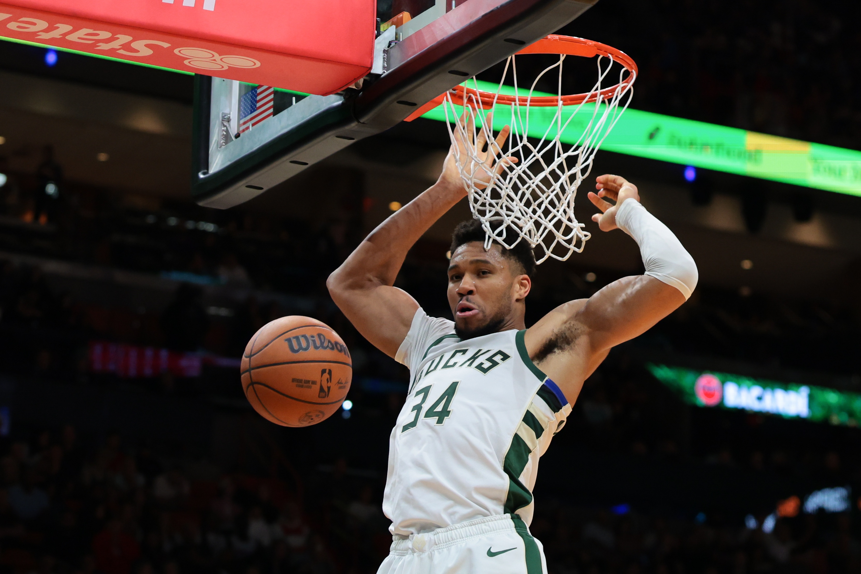 World Cup注册-Shams：雄鹿高层已接受休赛期交易字母哥的必然 对交易持开放态度